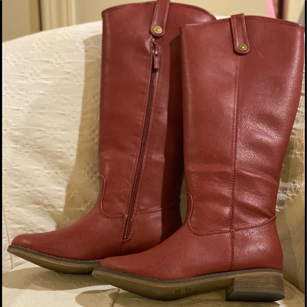 Knee High Red Rider Boots size 6. Last pair.